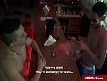 Sexo en una casa de baños gay