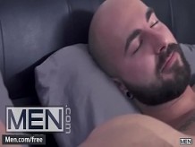 Hombres musculosos Logan Styles y Gabriel Wood prueban el anal por primera vez - Men.com