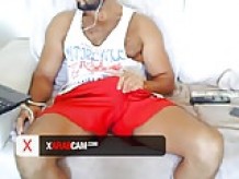 Arab athlete jerking off and cumming - Arab Gay