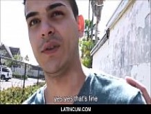 Straight Spanish Latino Jock follada por chico gay por dinero en efectivo