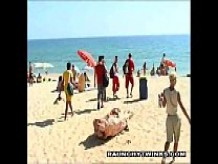 Dos cachonda Twinks follando en la playa