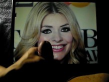 Cum homenaje holly willoughby 01