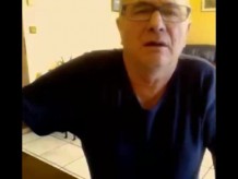 Abuelo semen en webcam