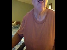 abuelo golpe en webcam