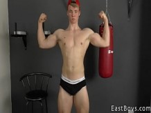 Flexión muscular - Casting 18