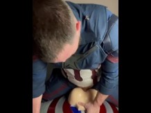 El Capitán América te muestra lo que puede hacer la polla de América
