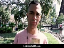 Sexo heterosexual español latino jovencito con un extraño gay por dinero en efectivo POV