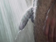 GAYWIRE - Hijastro pervertido viendo la ducha de Atlas Grant, lo atrapan y lo follan crudo