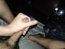 Intenso orgasmo en la cama (*fuerte*)