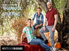 NextDoorBuddies - Markie More y Justin Matthews se reúnen en Acción de Gracias