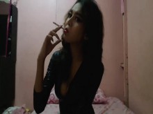 Fumar fetiche asiático chica Porno