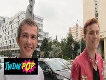 Twink Pop: se encuentran en la ciudad, luego van al hotel más cercano y hacen un trío en el baño.