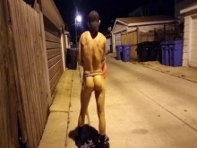 Jock dispara en una calle trasera