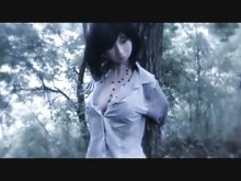 El cadáver corrupto de una mujer que fue crucificada.