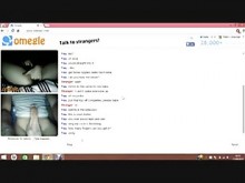 Este bebé Omegle conoce el ejercicio.
