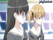 Chica de anime traviesa haciendo handjob