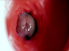 ¡Una gran polla hermosa fluye abundantemente dentro de un agujero resbaladizo y húmedo húmedo!