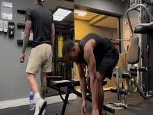 Puse a mi compañero de entrenamiento para pagarme un boquetao