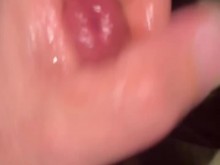 Soldado cachondo del ejército se masturba en calzoncillos usados ​​disparando una carga caliente