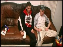 Un compañero heterosexual colgado es engañado para chupar, follar y jugar con semen