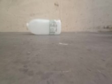 Aplastamiento de botellas de plástico. Aplastado por mis botas talla 11 de 89 kg ????????