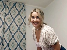 Compartiendo una cama con mi padrastro caliente