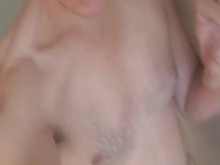 ¡MIRAD! ¡JETHROEH SACUDE SU POLLA FUERTE Y FIRME!