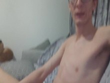 Quitándome los boxers, acariciando mi gran polla y oliendo boxers.