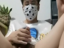 Chico lindo se vuelve loco con aceite de masaje y se corre