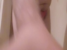 ¡Una estrella porno masculina exitosa quiere donar xxx al mundo!