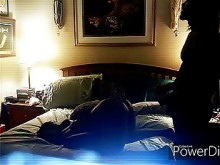 WTF Papá pilla a su hijo follándose al s. Fuera de paso en Acción de Gracias mientras está en el trabajo... Llega a casa y encuentra esta sorpresa en su cámara. Gran botín siendo demolido.