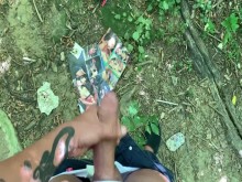 Polla gruesa enorme corrida en una revista porno en la zona de cruising