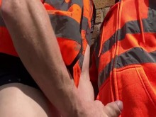 XL pre cum Monster Creampies el culo de Ginger Tradesman al aire libre!