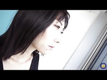 pareja de lesbianas japonesas viejas y jóvenes calientes tienen sexo en una habitación de hotel mamada adolescente