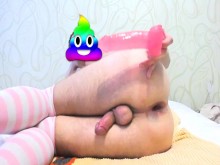 Sissy adolescente se folla a sí mismo y se frota el clítoris hasta correrse