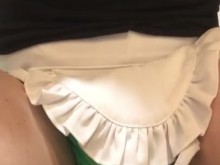 Sirvienta de pañales con gran mojada