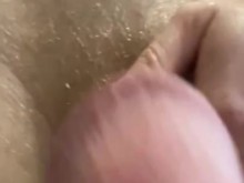 Semental caliente se pone duro a través de calzoncillos