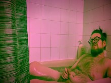 Cachorro peludo se baña, juega con su culo y masturba su polla gruesa TEASER