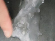 [Tenga cuidado de no recolectar demasiado] Un pervertido que eyacula tanto semen concentrado que obstruye la uretra.