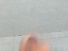 masturbándome rico en mi baño y tengo orgasmo