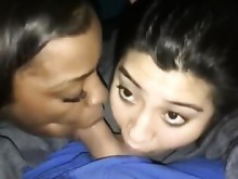 La cita de Tinder aparece con un amigo negro - Booty Goddess