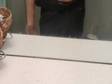 después del entrenamiento en forma twunk se burlan