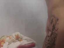 Sexyslutboy primer vídeo de burla después de la ducha