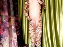 [EroNekoKun] - Chico lindo con traje de leopardo se corre con gemidos