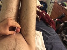 Tenía que orinar, así que oriné en la cama por primera vez.
