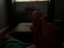Masturbándose viendo porno (corre sobre mí)