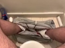 　　　　　Japonés　　　Eyaculación en el baño.