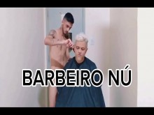 Servicio SUPERIOR del barbero más popular de Brasil, la barbería putao. Recibió pica como pago.